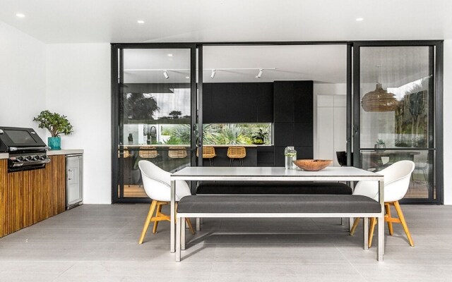 Your Luxury Escape - Scenic Vista