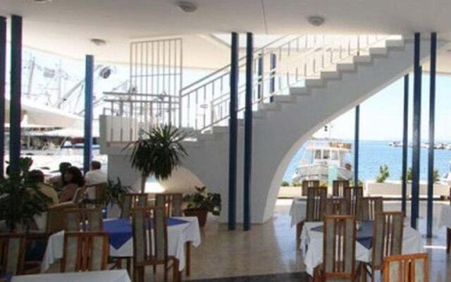 Holiday Home Square Loza