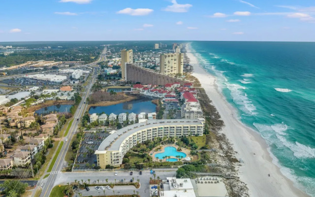 Beachfront Luxury 2Bd 2Ba Condo With Balcony! Sleeps 6!