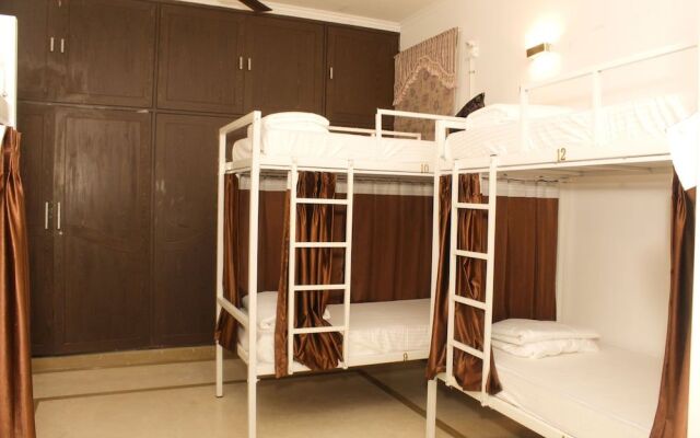 Datstop Hostel