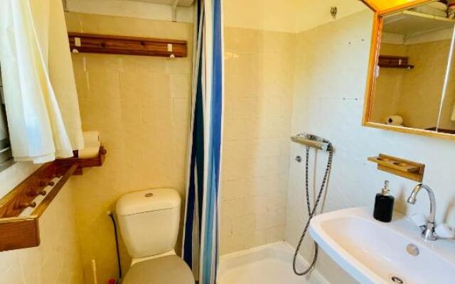 Bel appartement avec mezzanine, vue mer et piscine
