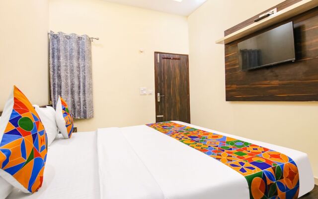 Fabhotel Moon Trip