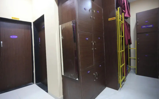 Mango Goregaon Hostel & PG