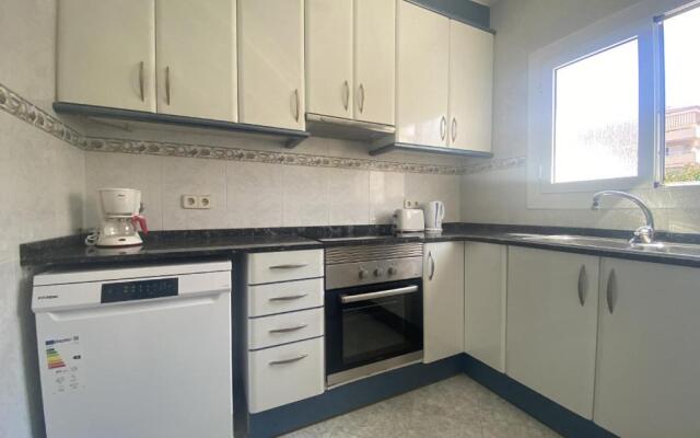 R132 Apartment with air conditioner 50m from the beach