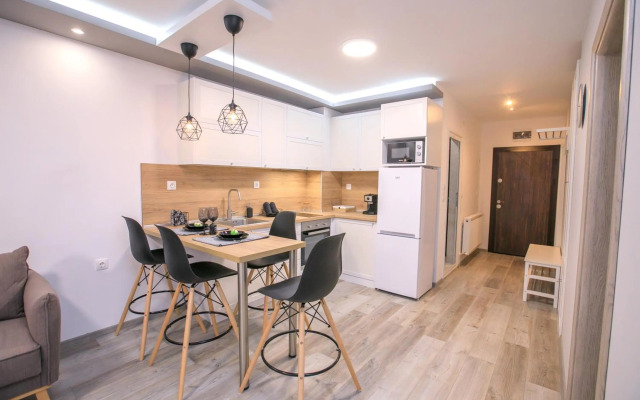 Babylon Park Apartment