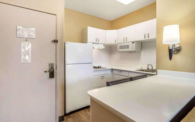 Extended Stay America Select Suites Chicago Vernon Hills Lin