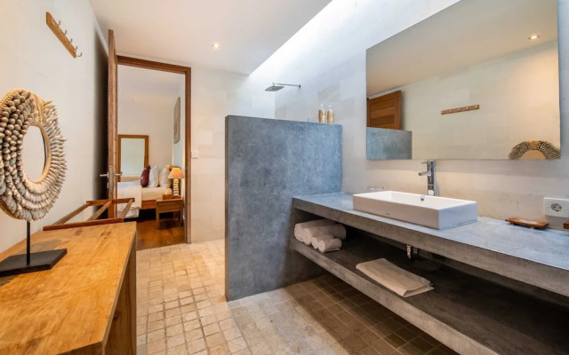 Fabulous Private Villa, 3 BR, Canggu With Staff