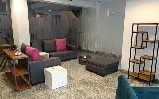 ROSASTAYS Gurugram Sec 31