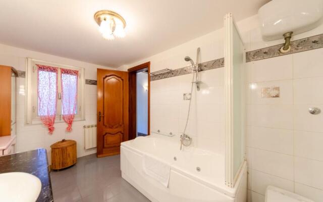 JOIVY Sunny 2-Bed Flat Near Aquarium