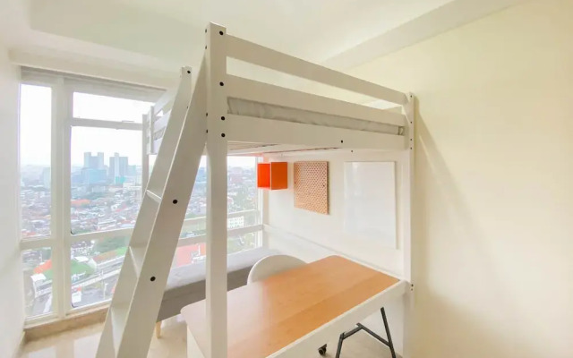 Spacious And Comfort Living 2Br At Menteng Park Apartment