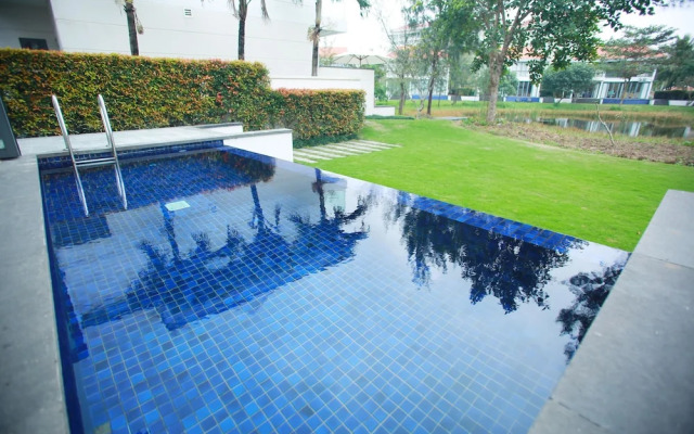 Vacation Homes Pool Villa