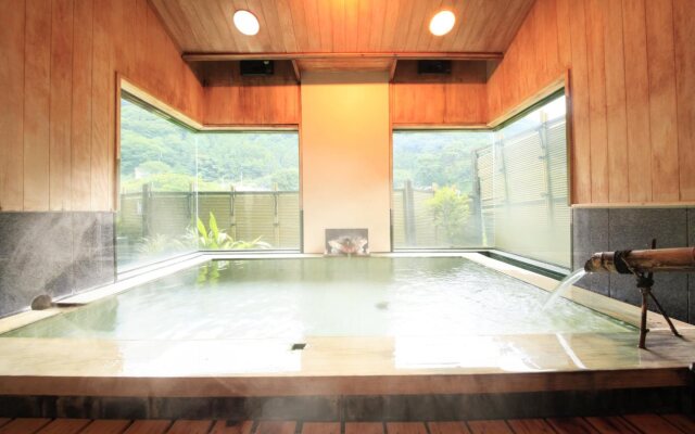 MICASA (Minakami Hot Spring Ryokan)