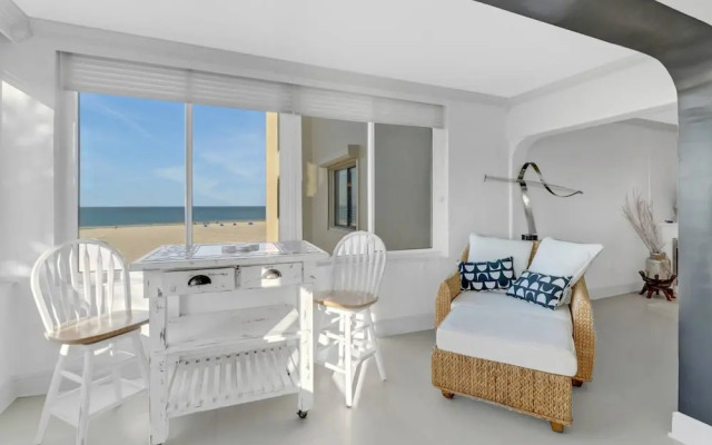 6672 Estero Blvd A511