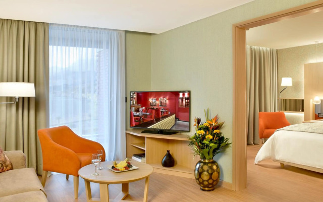 Maestral Resort & Casino