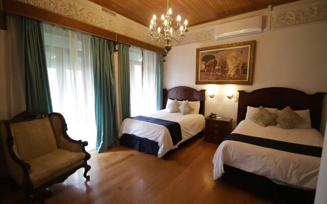 Luna Hotel