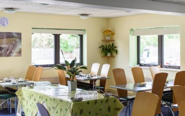 Sandown Park Lodge