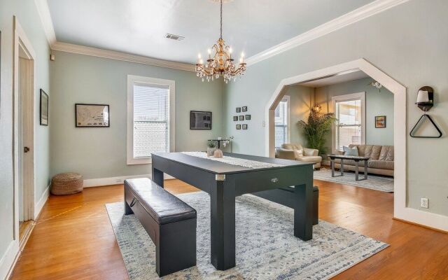 A Bended Oak Bungalow