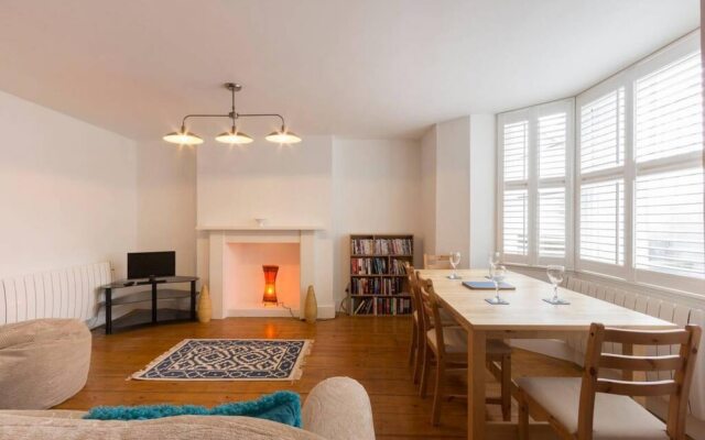 Host Stay Victoria Gardens