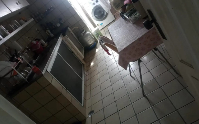 SUITE com BANHEIRO PRIVATIVO e QUARTO DUPLO