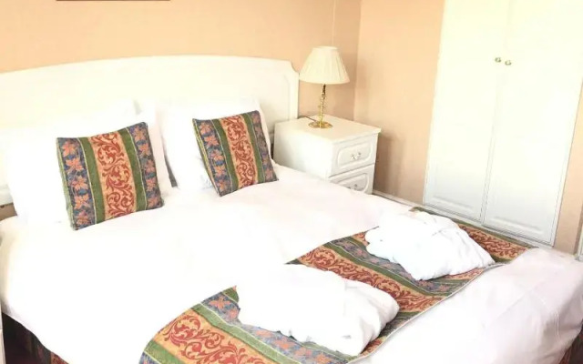 Saxonville Hotel