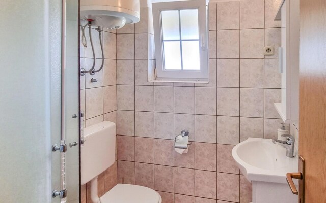 Amazing Apartment in Zadar With Wifi and 2 Bedrooms