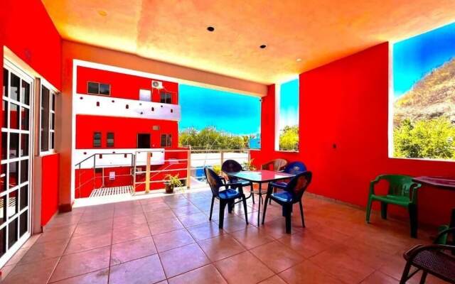 Hotel y Bungalows Bugambilias