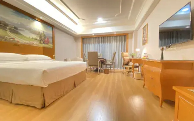 Vienna International Hotel Xinyang Yangshan New District Branch