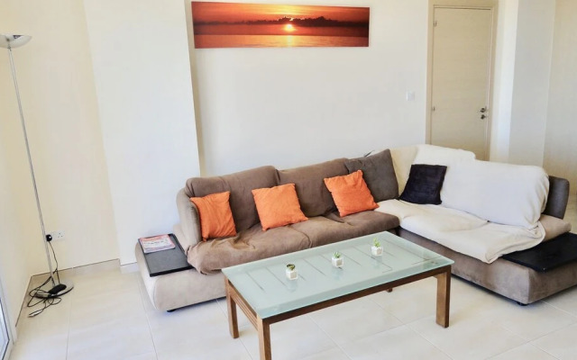 Stunning 2-bed Apartment in Poli Crysochous
