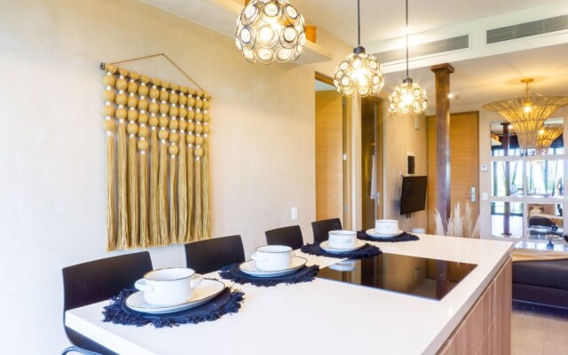 The Boat 308 2 Bedroom Condo by Redawning