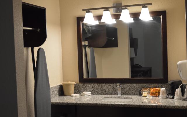 Sacramento Inn & Suites