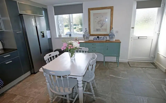 Lovely 2 Bed Apartment Pembroke Castle