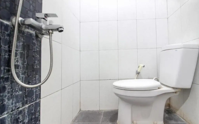 RedDoorz near RS Sarjito Yogyakarta 2