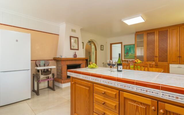 Unio 36 in Ariany With 4 Bedrooms and 2 Bathrooms