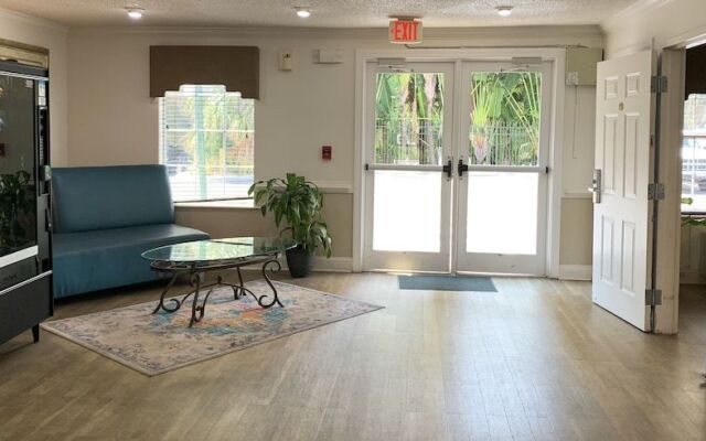 InTown Suites Extended Stay Fort Myers