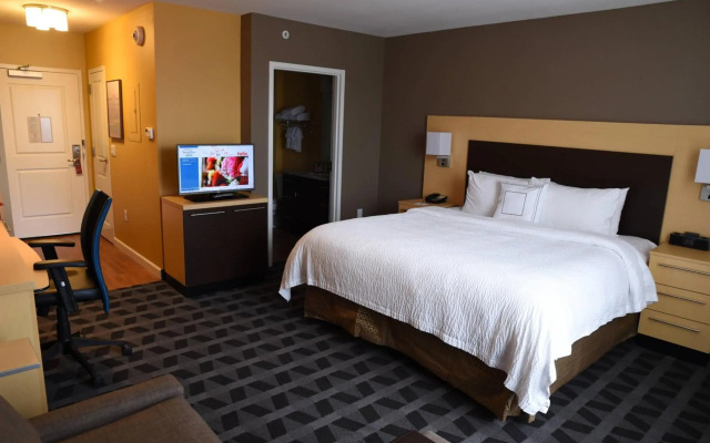TownePlace Suites Lawrence Downtown