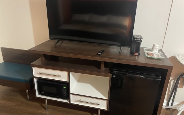 Howard Johnson by Wyndham Pecos