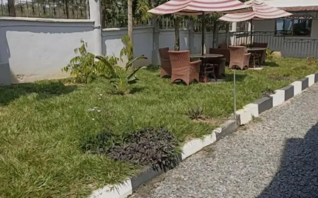 Mojoh Inn Hotel