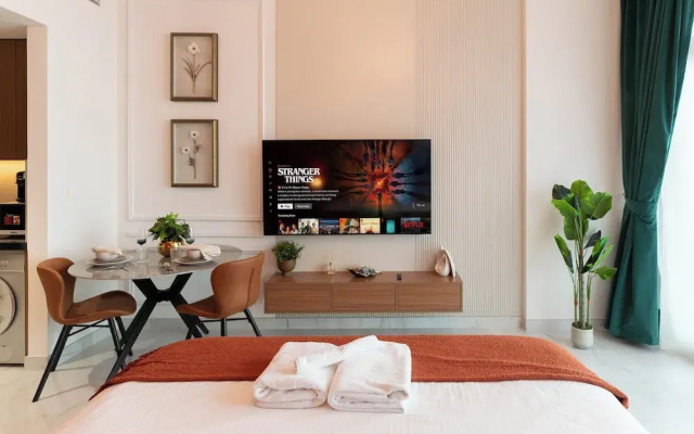 Luxury Studio with Pool - Azizi Vista