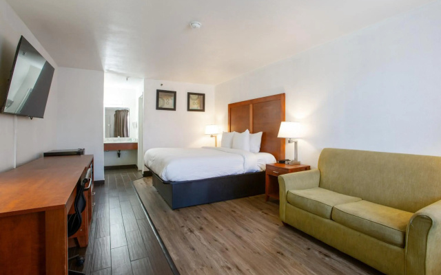 The Hotel Serene Glendale Peoria, Surestay Collection by BW