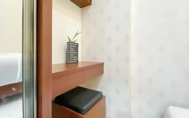 Strategic And Homey 2Br Green Pramuka Apartment