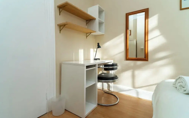 Stylish 2Bed Steps from Iconic Waterloo