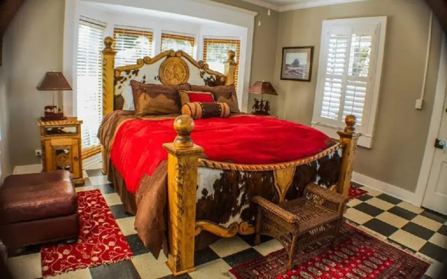 Hamakua Ranch House B&B