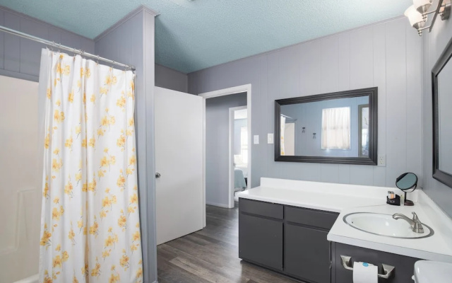 30 Dogwood St. - Canary's Roost