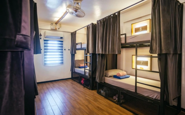 Outpost Beach Hostel - Adults Only