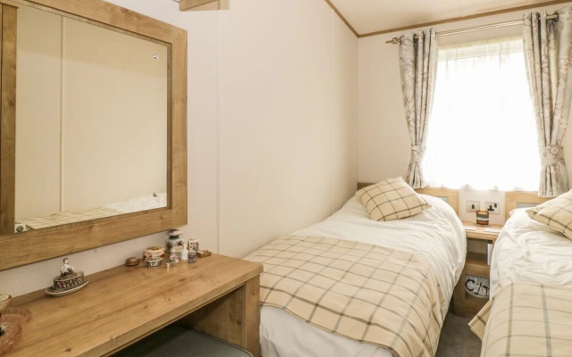 27 Lake View, Norwich