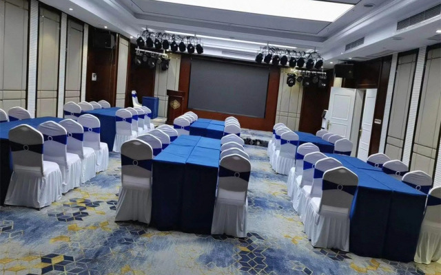Royal Holiday Hotel (Wuyan Military District Headquarters Branch)