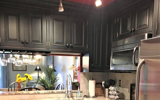 112 Chilton - 2 Bedroom Condo