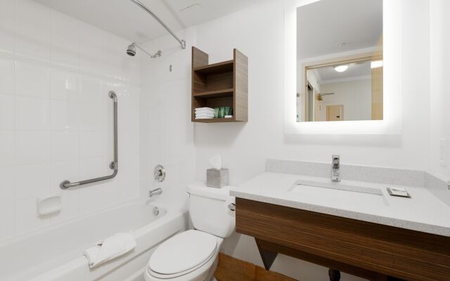 Grand Park Hotel & Suites Downtown Vancouver, an Ascend Collection Hotel