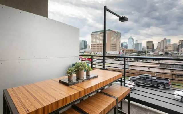 Swanky Townhome