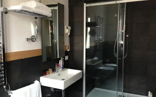Rhome Terminal Guest House